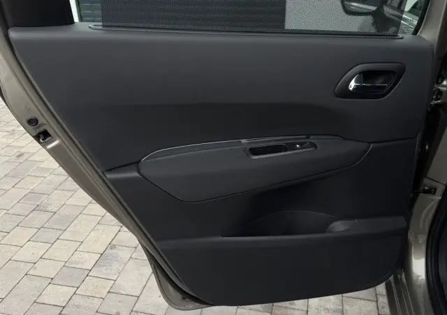 PEUGEOT 5008 1.6 HDi Active