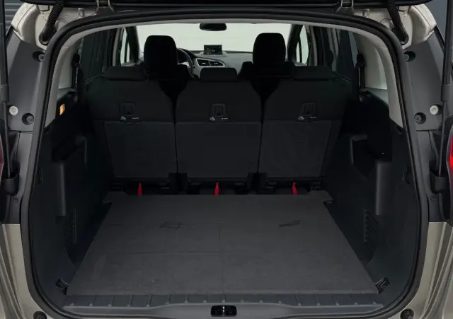 PEUGEOT 5008 1.6 HDi Active