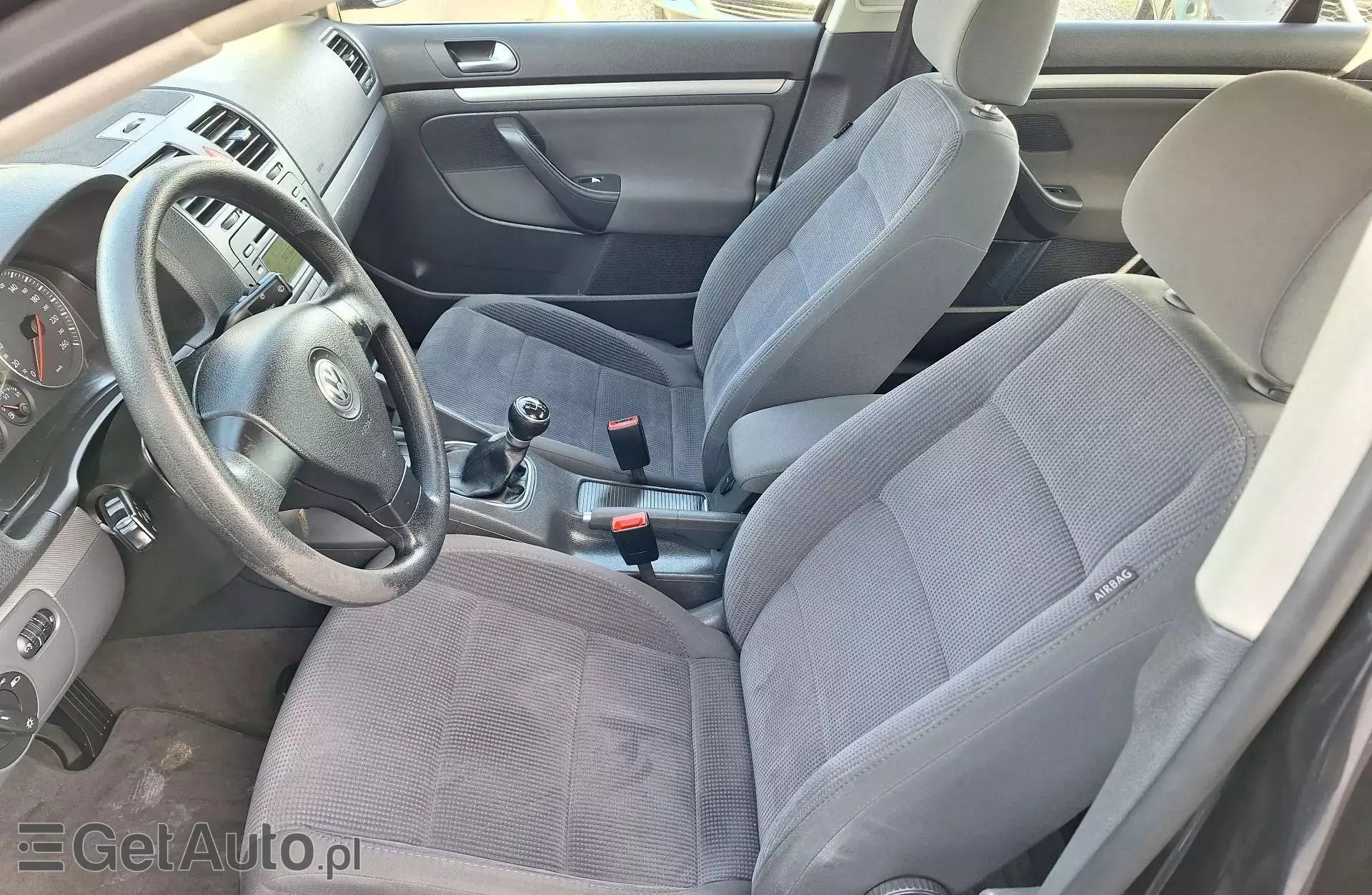 VOLKSWAGEN Jetta 1.9 TDI (101 KM)