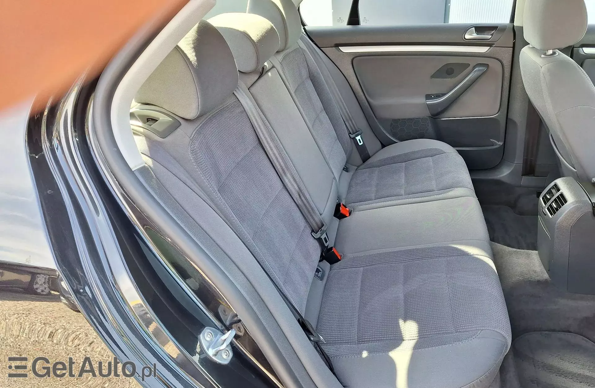 VOLKSWAGEN Jetta 1.9 TDI (101 KM)