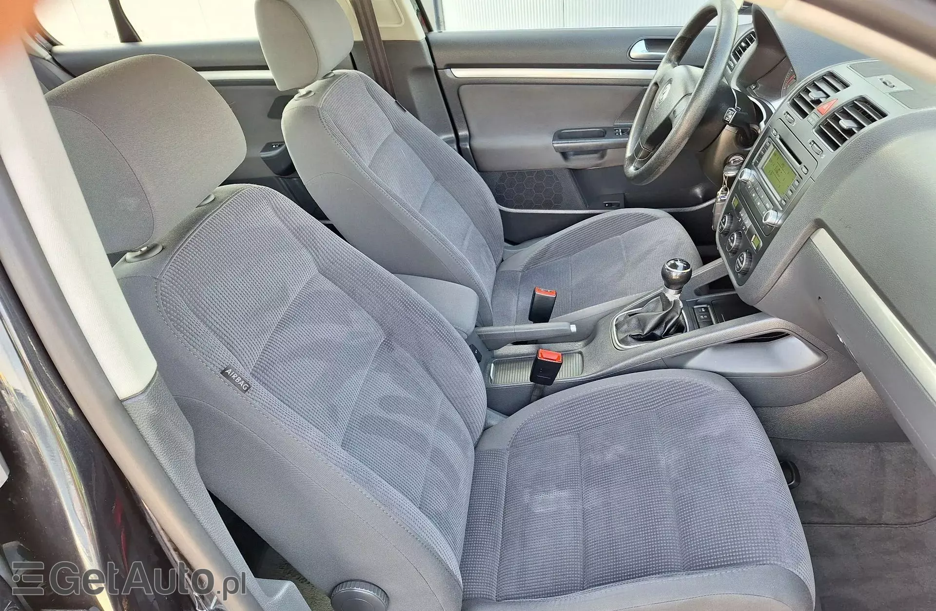 VOLKSWAGEN Jetta 1.9 TDI (101 KM)