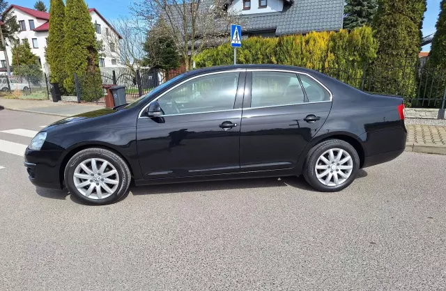 VOLKSWAGEN Jetta 1.9 TDI (101 KM)