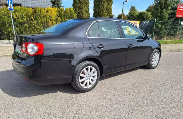VOLKSWAGEN Jetta 1.9 TDI (101 KM)