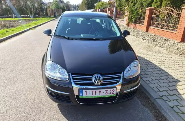 VOLKSWAGEN Jetta 1.9 TDI (101 KM)