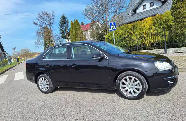 VOLKSWAGEN Jetta 1.9 TDI (101 KM)