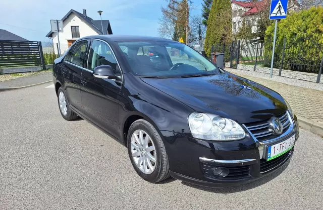 VOLKSWAGEN Jetta 1.9 TDI (101 KM)