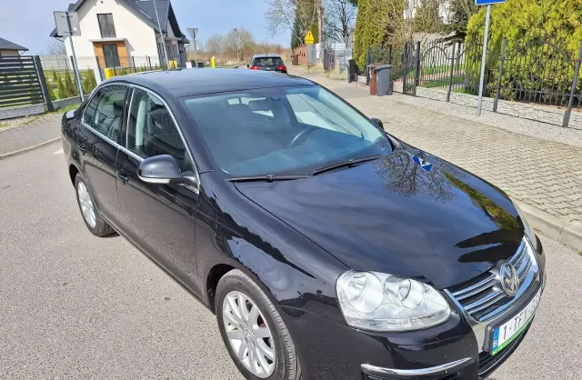 VOLKSWAGEN Jetta 1.9 TDI (101 KM)