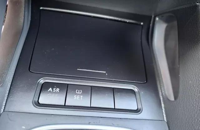 VOLKSWAGEN Jetta 1.9 TDI (101 KM)