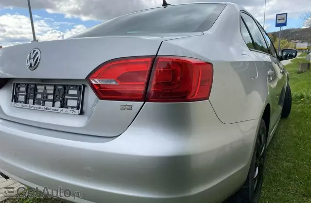 VOLKSWAGEN Jetta 