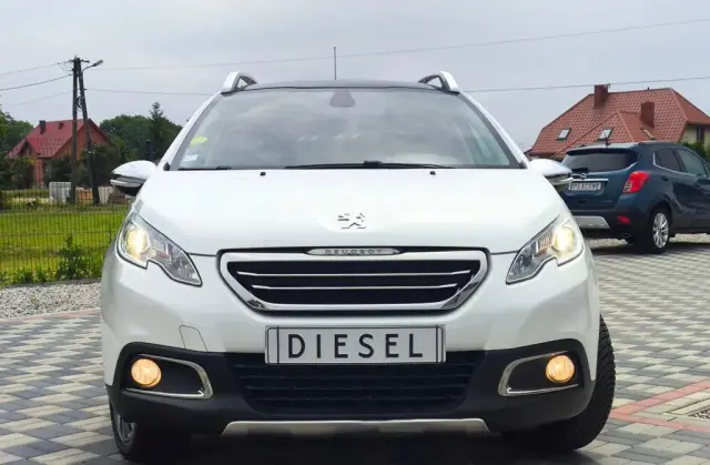 PEUGEOT 2008 