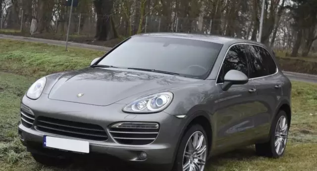 PORSCHE Cayenne 