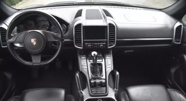 PORSCHE Cayenne 