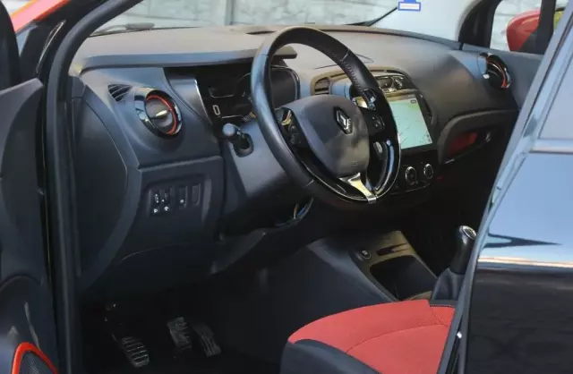 RENAULT Captur 