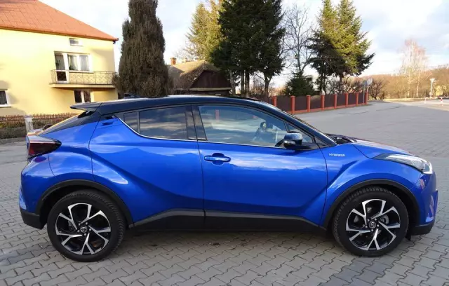 TOYOTA C-HR 