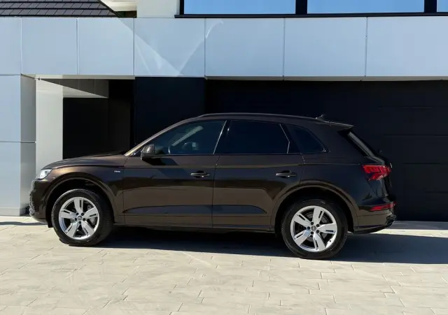 AUDI Q5 40 TDI Quattro S tronic sport