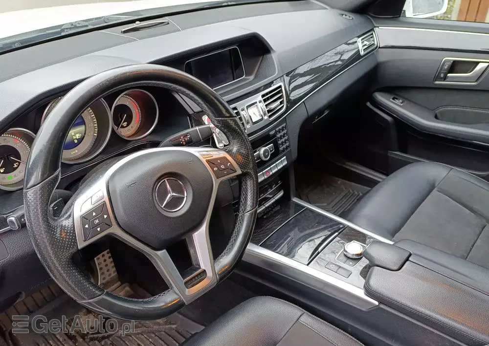 MERCEDES-BENZ Klasa E 220 BlueTEC 9G-TRONIC Avantgarde