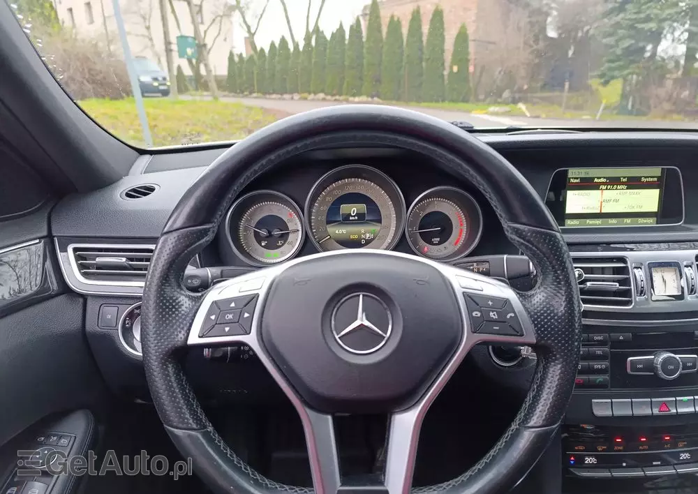 MERCEDES-BENZ Klasa E 220 BlueTEC 9G-TRONIC Avantgarde