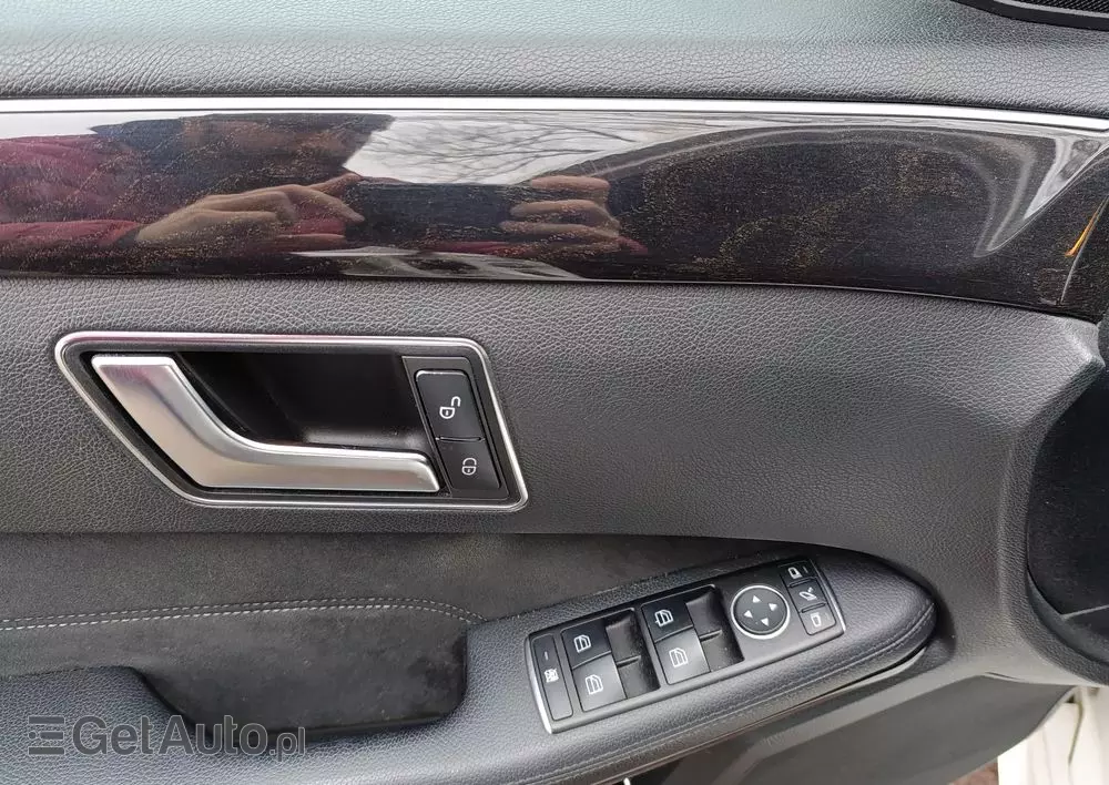 MERCEDES-BENZ Klasa E 220 BlueTEC 9G-TRONIC Avantgarde