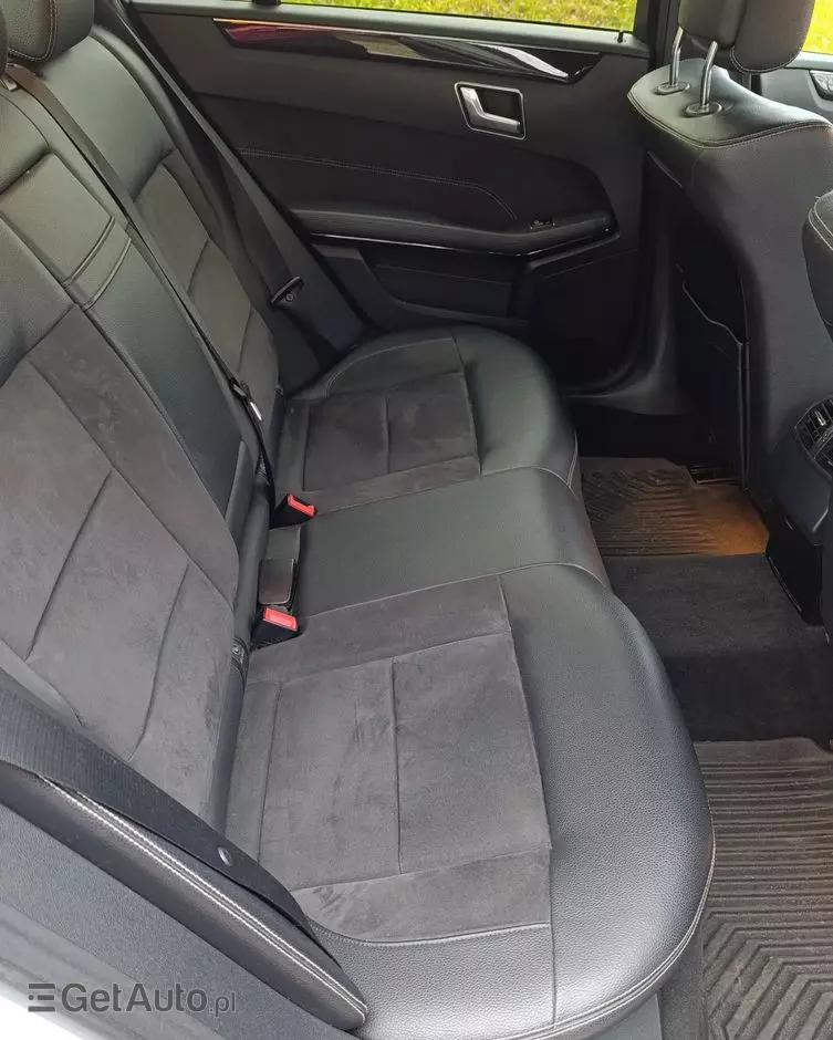 MERCEDES-BENZ Klasa E 220 BlueTEC 9G-TRONIC Avantgarde