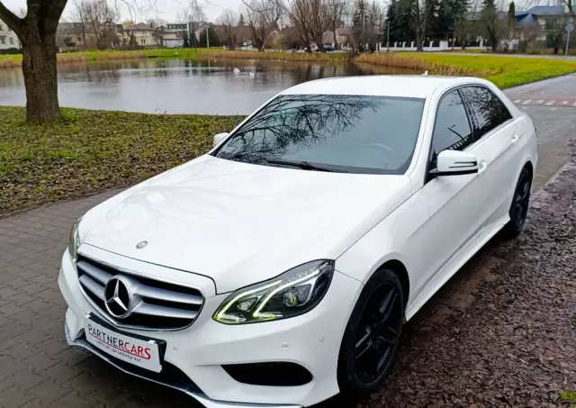 MERCEDES-BENZ Klasa E 220 BlueTEC 9G-TRONIC Avantgarde