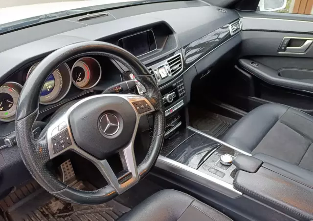 MERCEDES-BENZ Klasa E 220 BlueTEC 9G-TRONIC Avantgarde