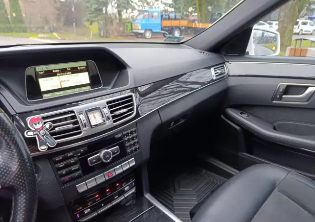 MERCEDES-BENZ Klasa E 220 BlueTEC 9G-TRONIC Avantgarde