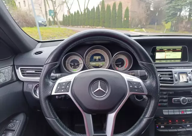 MERCEDES-BENZ Klasa E 220 BlueTEC 9G-TRONIC Avantgarde