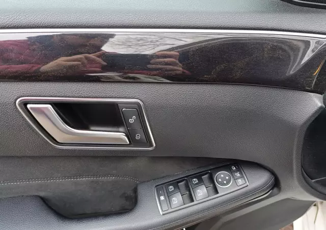 MERCEDES-BENZ Klasa E 220 BlueTEC 9G-TRONIC Avantgarde