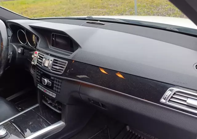 MERCEDES-BENZ Klasa E 220 BlueTEC 9G-TRONIC Avantgarde