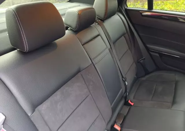 MERCEDES-BENZ Klasa E 220 BlueTEC 9G-TRONIC Avantgarde