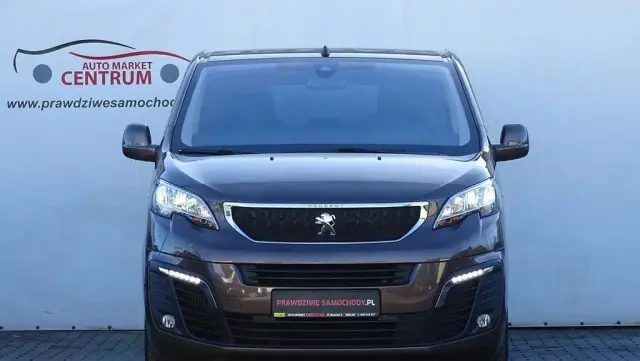 PEUGEOT Traveller 
