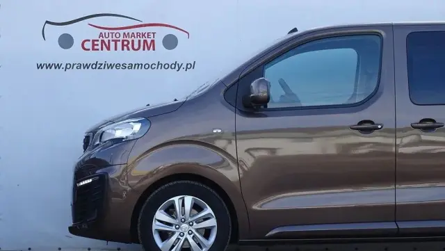 PEUGEOT Traveller 
