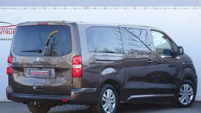 PEUGEOT Traveller 