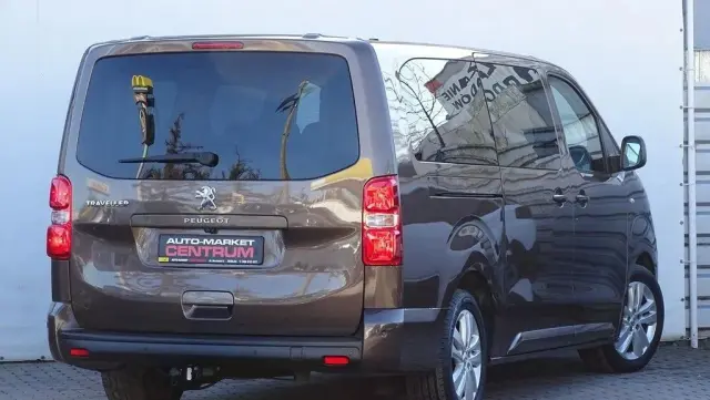 PEUGEOT Traveller 