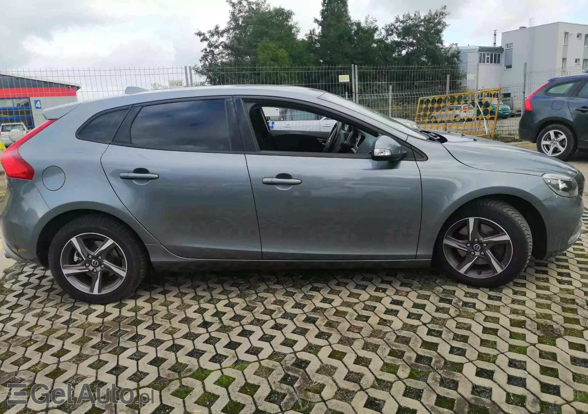 VOLVO V40 T2 Kinetic