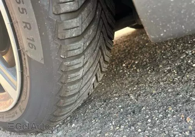 VOLVO V40 T2 Kinetic