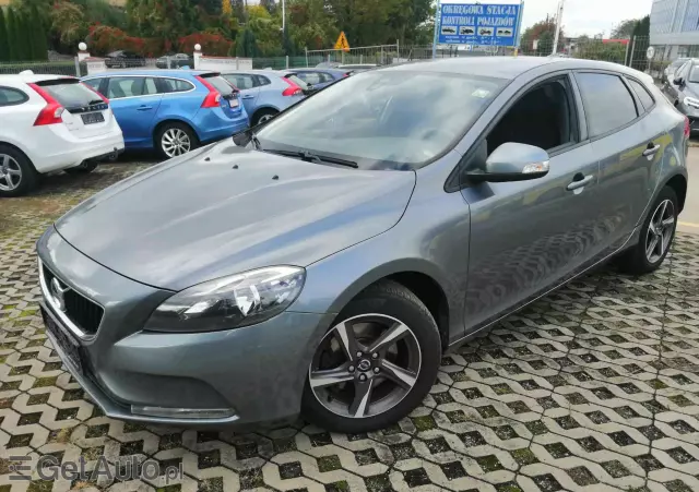VOLVO V40 T2 Kinetic