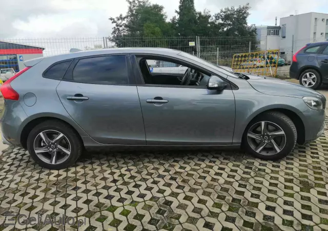 VOLVO V40 T2 Kinetic