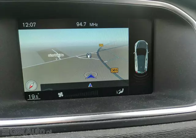 VOLVO V40 T2 Kinetic