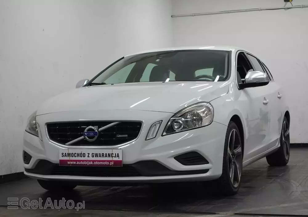 VOLVO V60 D3 R-Design