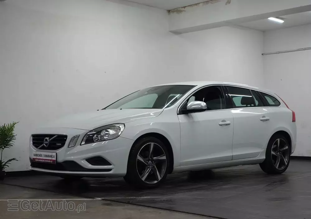 VOLVO V60 D3 R-Design