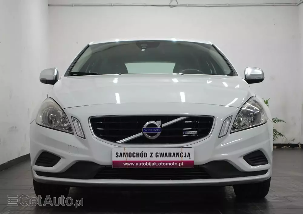 VOLVO V60 D3 R-Design