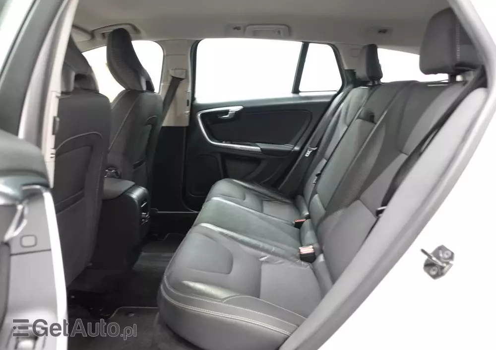 VOLVO V60 D3 R-Design