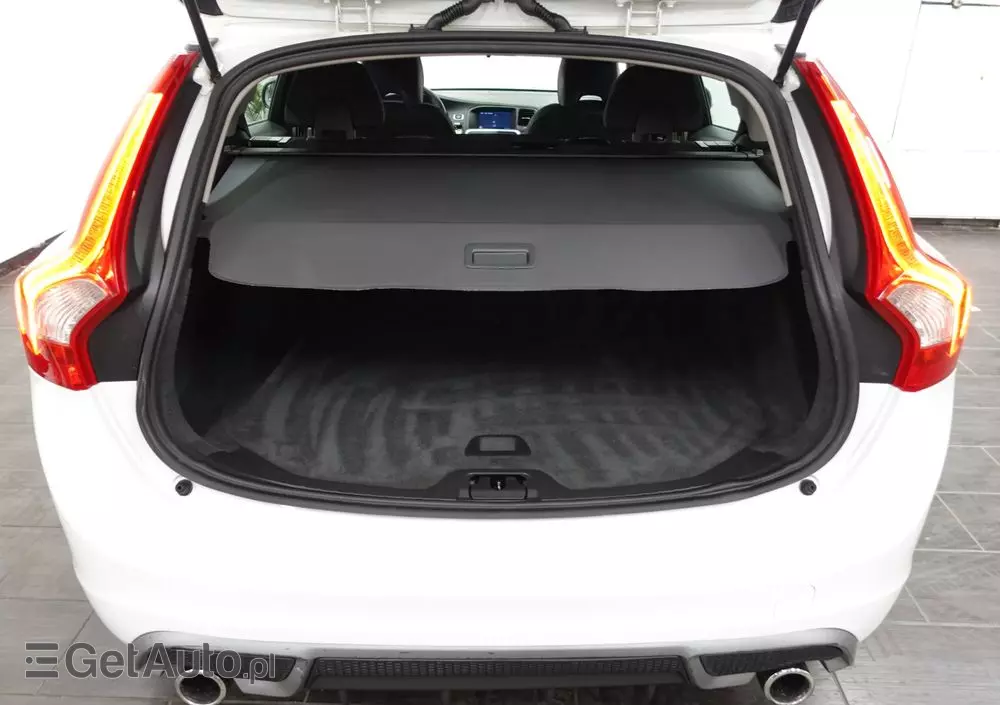 VOLVO V60 D3 R-Design