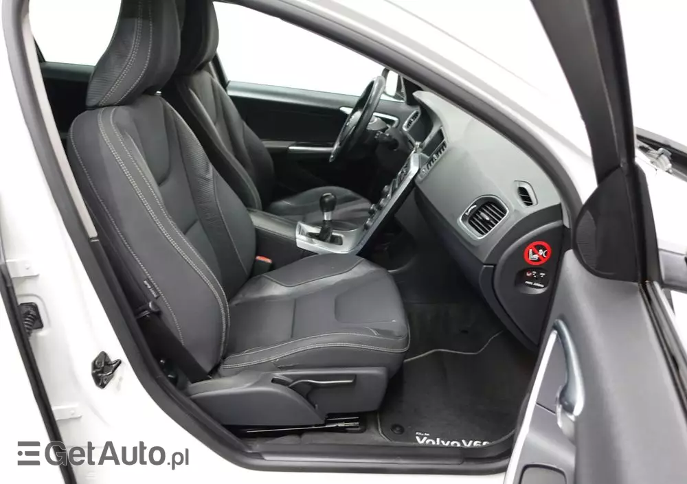 VOLVO V60 D3 R-Design