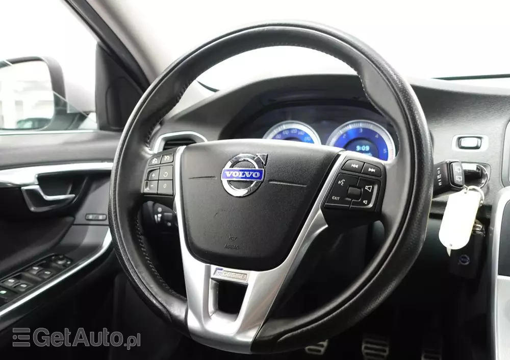 VOLVO V60 D3 R-Design