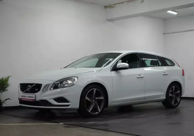 VOLVO V60 D3 R-Design