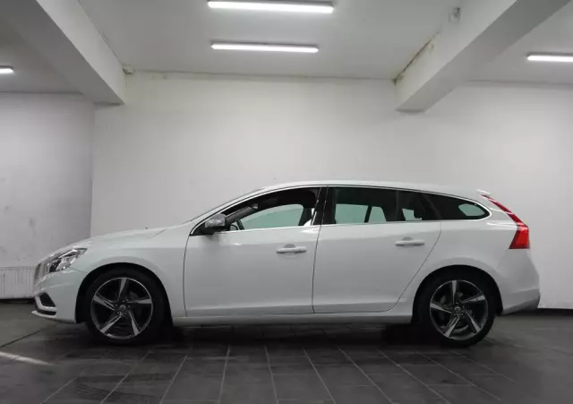 VOLVO V60 D3 R-Design