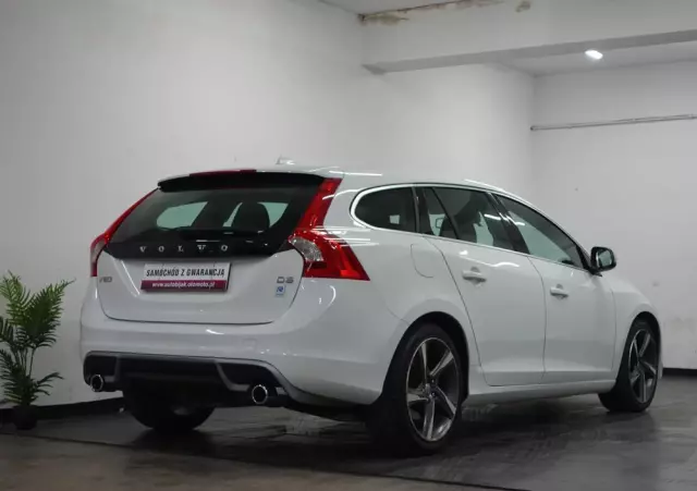 VOLVO V60 D3 R-Design