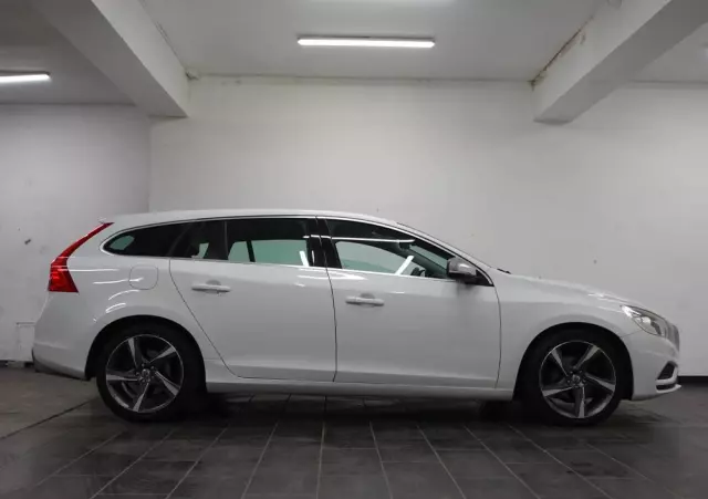 VOLVO V60 D3 R-Design